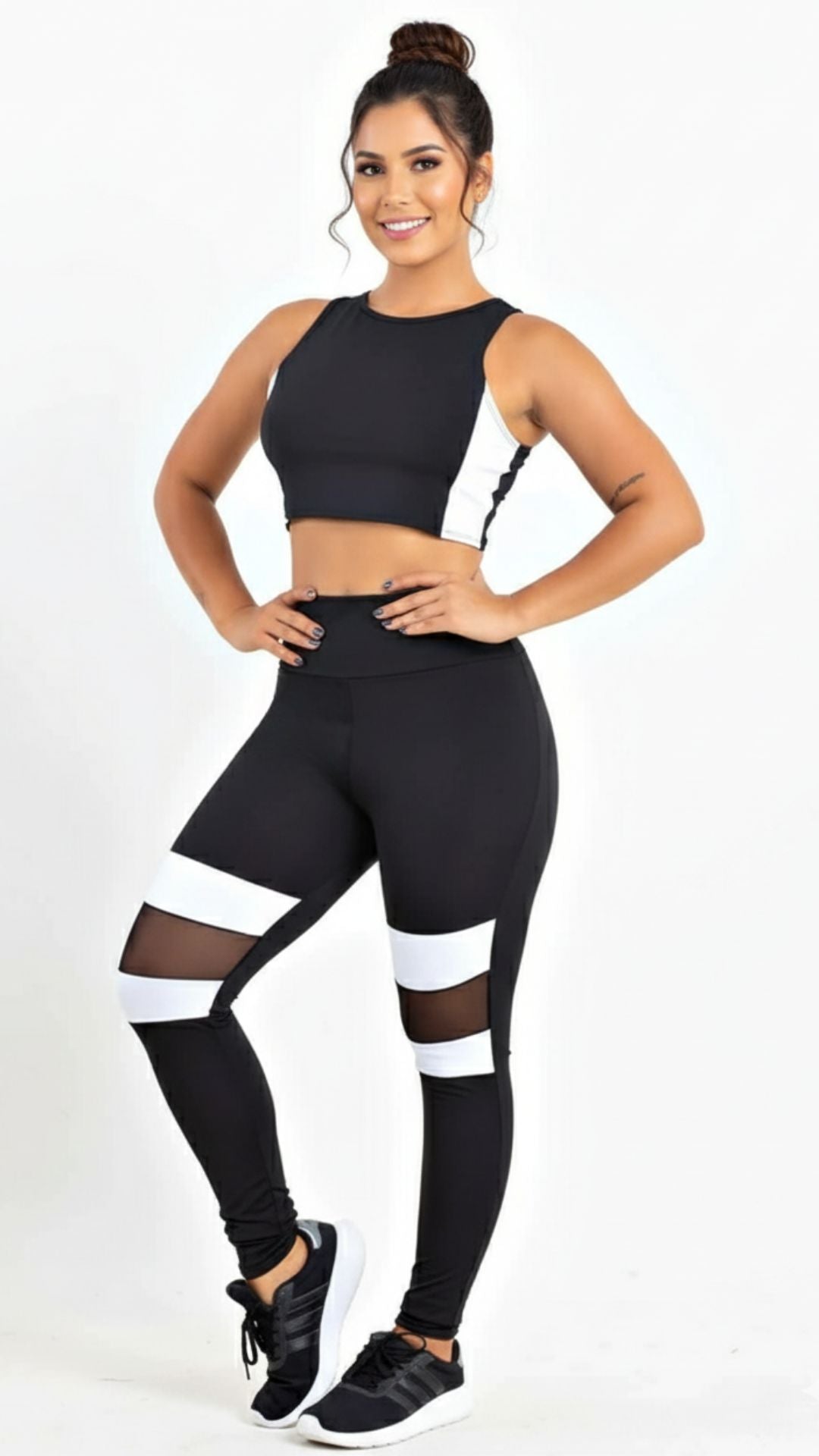 Conjunto preto e branco Active Top + Legging com tela