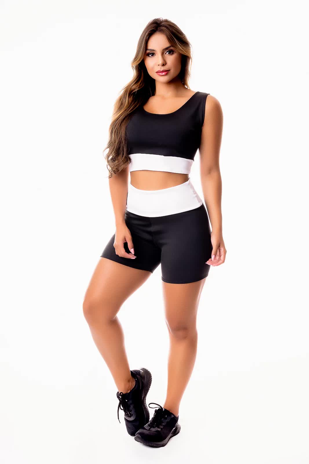 Conjunto Active Short Preto com Branco Cintura Alta + Cropped Regata