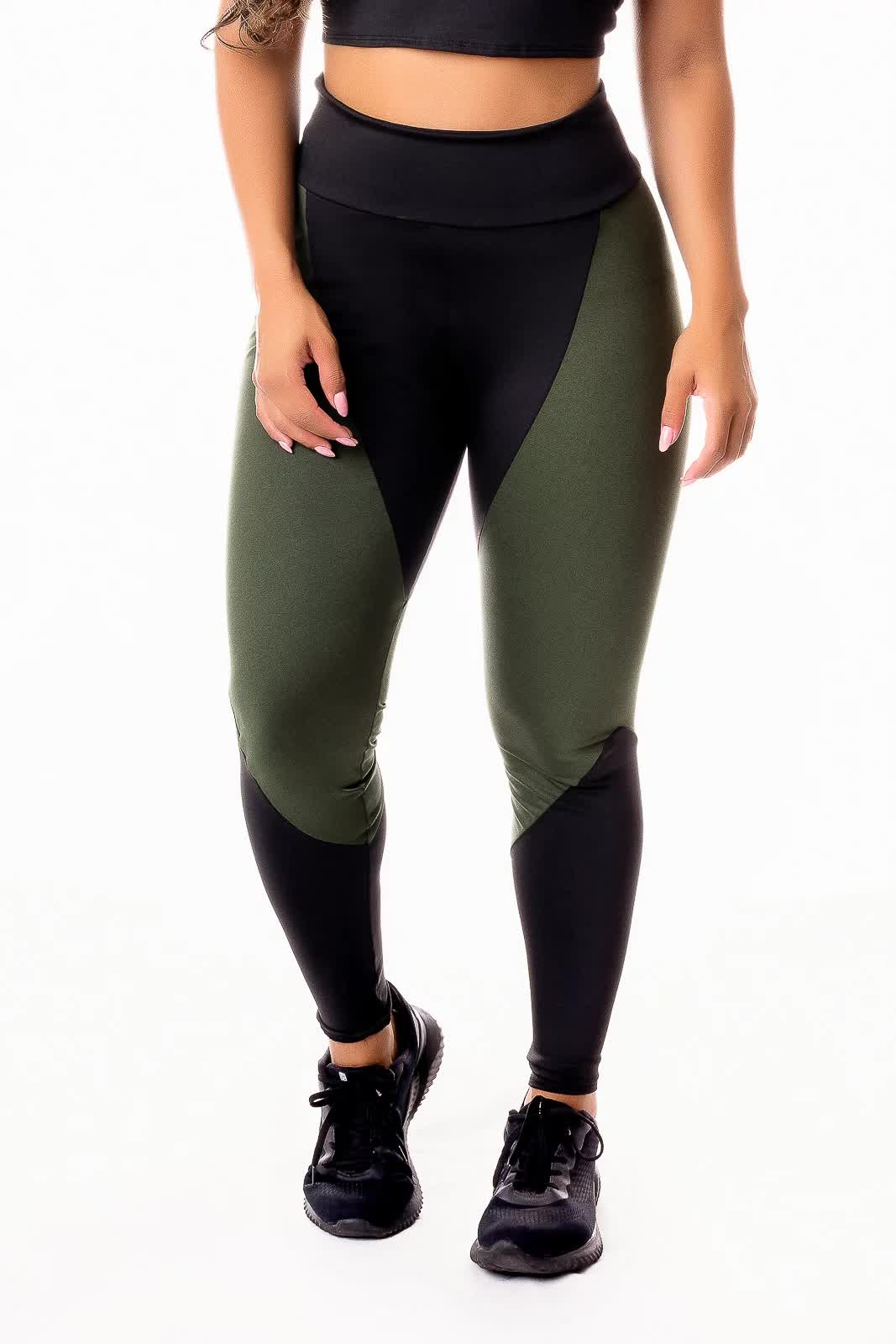 Calça Legging Movement com Preto Cintura Alta Detalhe Verde Militar